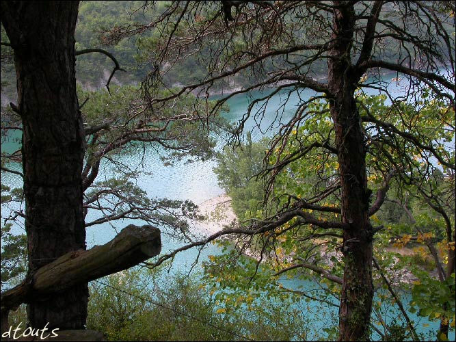 Lac de barrage de Notre Dame de Commiers (Isre - 38) / Pche : truite, brochet, perche, Carpe, poisson blanc